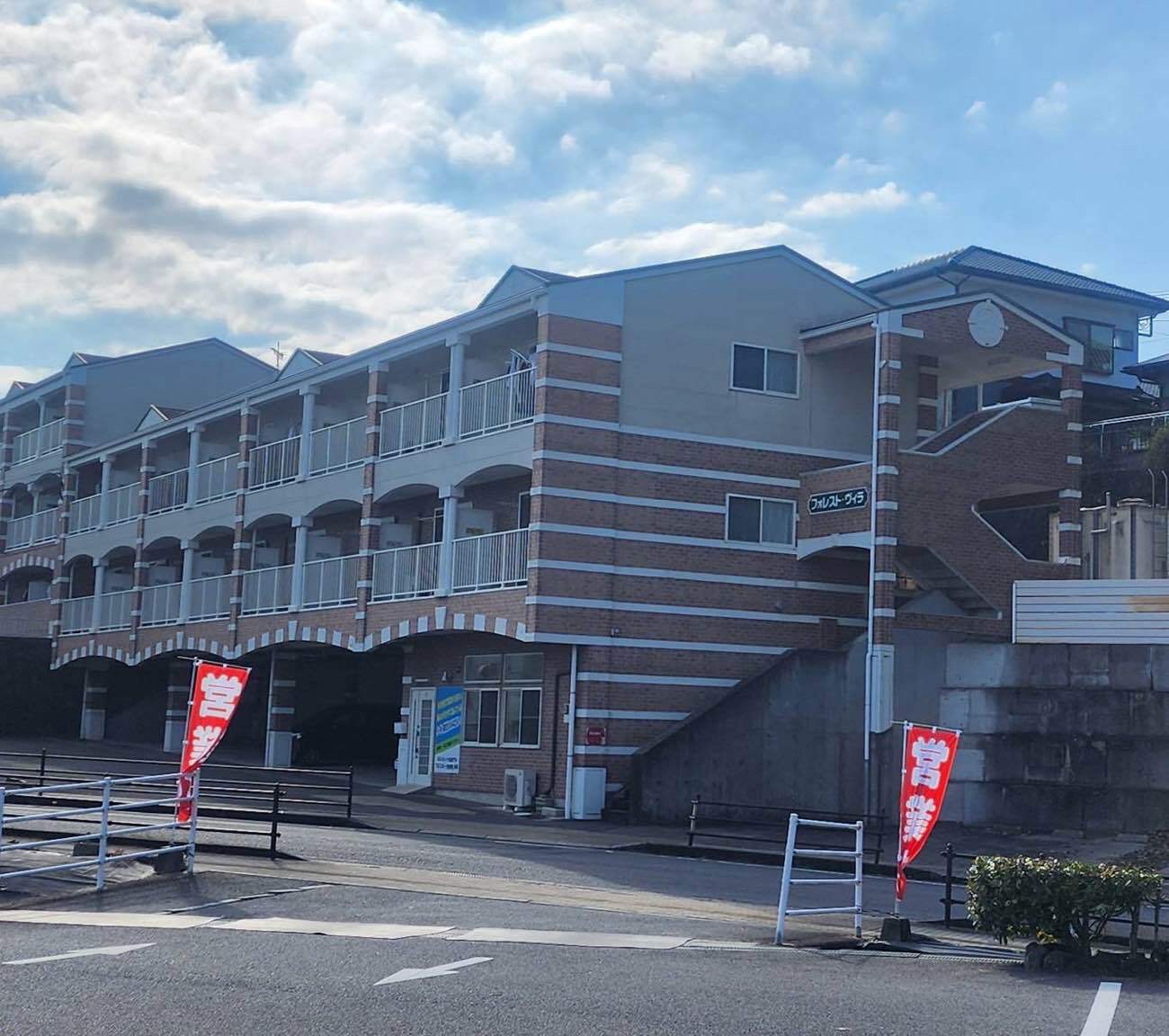 諫早市青葉台　マンションF