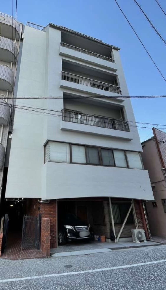 長崎市中川　マンションB　外壁塗装(使用塗料：シルビアセラティーN)