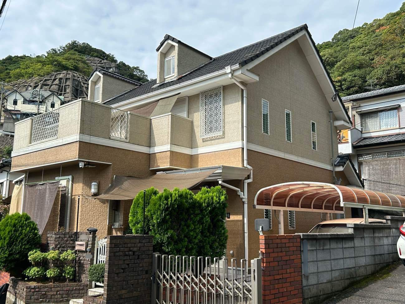 長崎市金堀町　S様邸　外壁塗装(使用塗料：ボンフロン水性サンバリアSR上塗GT防藻)